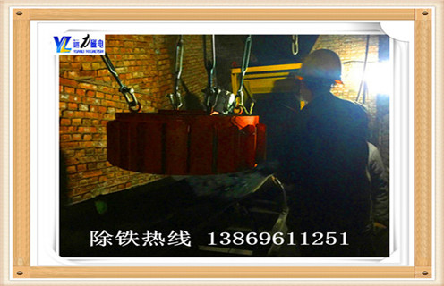 一.電磁除鐵器國家標準來區分 電磁除鐵器系列電磁除鐵器是機身和卸荷兩部分的機身,磁選機磁體設計合理,磁場強度高,磁導率深,適用于較厚層的場合鐵.它能有效防止灰塵和有害氣體腐蝕線圈,對環境和氣候具有很強的適應性,在制造過程中采用特殊的密封工藝和真空干燥,使用壽命長. 二.電磁除鐵器功率 1.選用三相交流感應電動機的結構型式和結構簡單,成本低,維修方便,可直接連接到三相交流電網,這種電磁除鐵器最先廣泛應用于工業,優先. Y系列電機是一種通用型風冷三相異步電動機,效率高,性能好,噪聲低,振動小.適用于不易燃,非爆炸,無特殊要求.以上因素,在滿足磁場要求的前提下,選擇Y系列電機. 2.確定功率1.工作機器所需功率Pw(kW)Pw = Fw×Vw /(1000ηw)Pw已指定為2kW,Vw也被指定為0.01m / s, ,知道ηw= 0.96,所以找到Fw = 192000N. H = 0.96 * 0.99 * 0.99 * 0.99 = 0.93η1是鏈條傳動效率,η2η3是兩個滾動軸承的傳動效率,η4是聯軸器的傳動效率. 3.所需的電機功率Pd(kW)根據下式,工作機所需的電機功率和變速箱裝置的總效率Pd = Pw /η= 2 / 0.93 = 2.15 kW 4.電機額定功率Pm按Pm ≥Pd = 2.15 kW選擇電機型號. 5.速度確定同步速度低,電機極數低,體積小,重量輕,價格高,但可使驅動傳動比和結構尺寸減小,從而降低變速器制造成本.最常用的,市場上同步速度最大的是1500 r / min和1000 r / min的電機,設計優先.因此,從表17-7中選擇Y112M-6電機,同步轉速1000 r / min,6極,額定功率2.2 kW,滿負載轉速940(r / min),額定轉矩2.0,質量45kg.