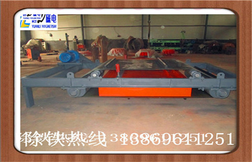 2.懸掛式強磁永磁除鐵器如何節(jié)省維護費用  　　除鐵器在工作過程承受的壓力比較大,所以質(zhì)量差的設(shè)備可能會產(chǎn)生各種各樣的問題和故障,不僅耽誤工作進度,還會耗費很多的金錢來維修它,所以選購除鐵器質(zhì)量是關(guān)鍵.遠力磁電強磁除鐵器有很強的優(yōu)勢,它的運用不必耗水不必耗電,也不必任何雜亂的操作,能夠說近乎零運轉(zhuǎn)費用.而修理保護也不必花費任何費用,由于強磁除鐵器與水觸摸的是不銹鋼,不會呈現(xiàn)生銹表象,并且規(guī)劃上沒有轉(zhuǎn)變件因而也不會發(fā)生磨損
